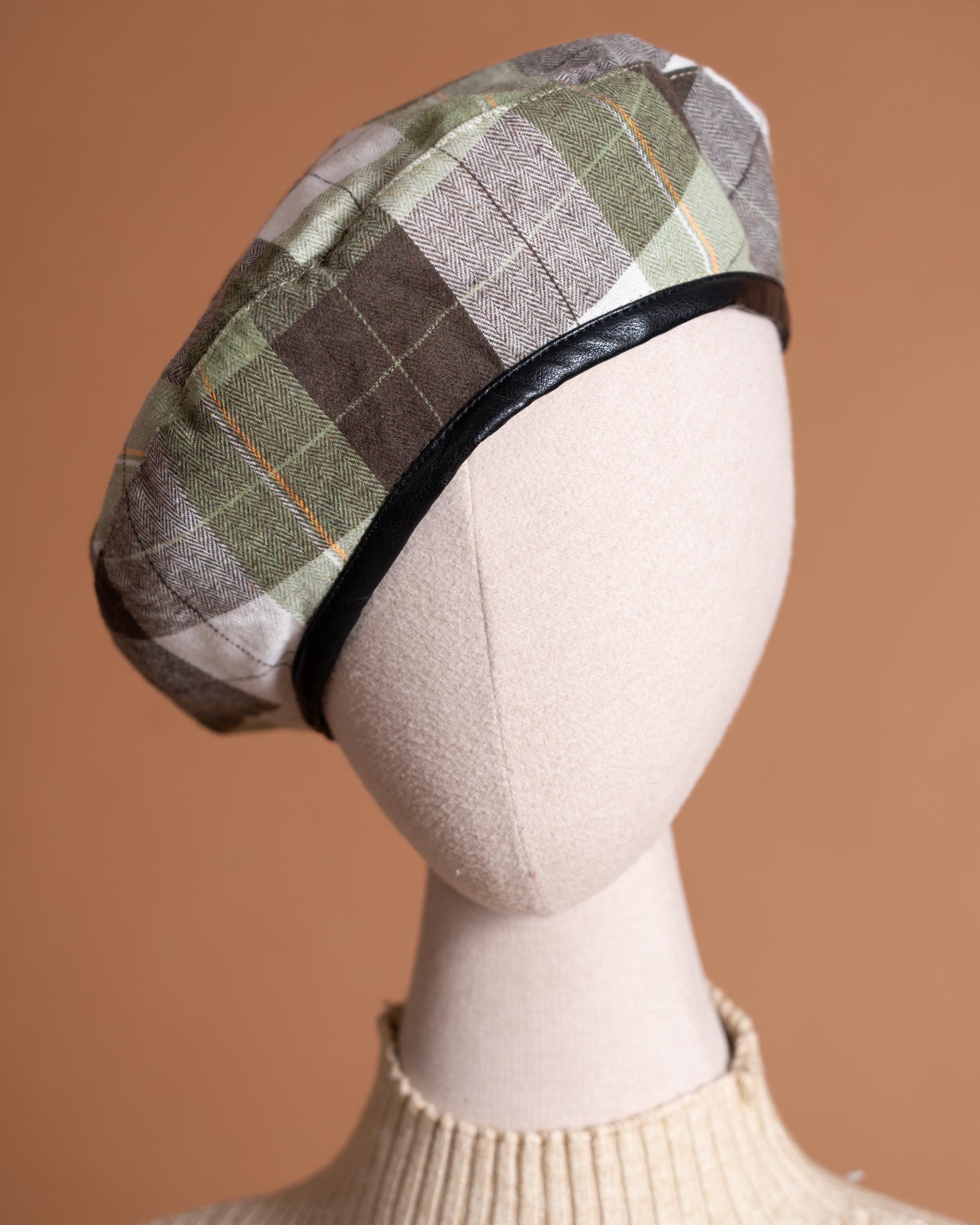 کلاه چهارخونه سبز